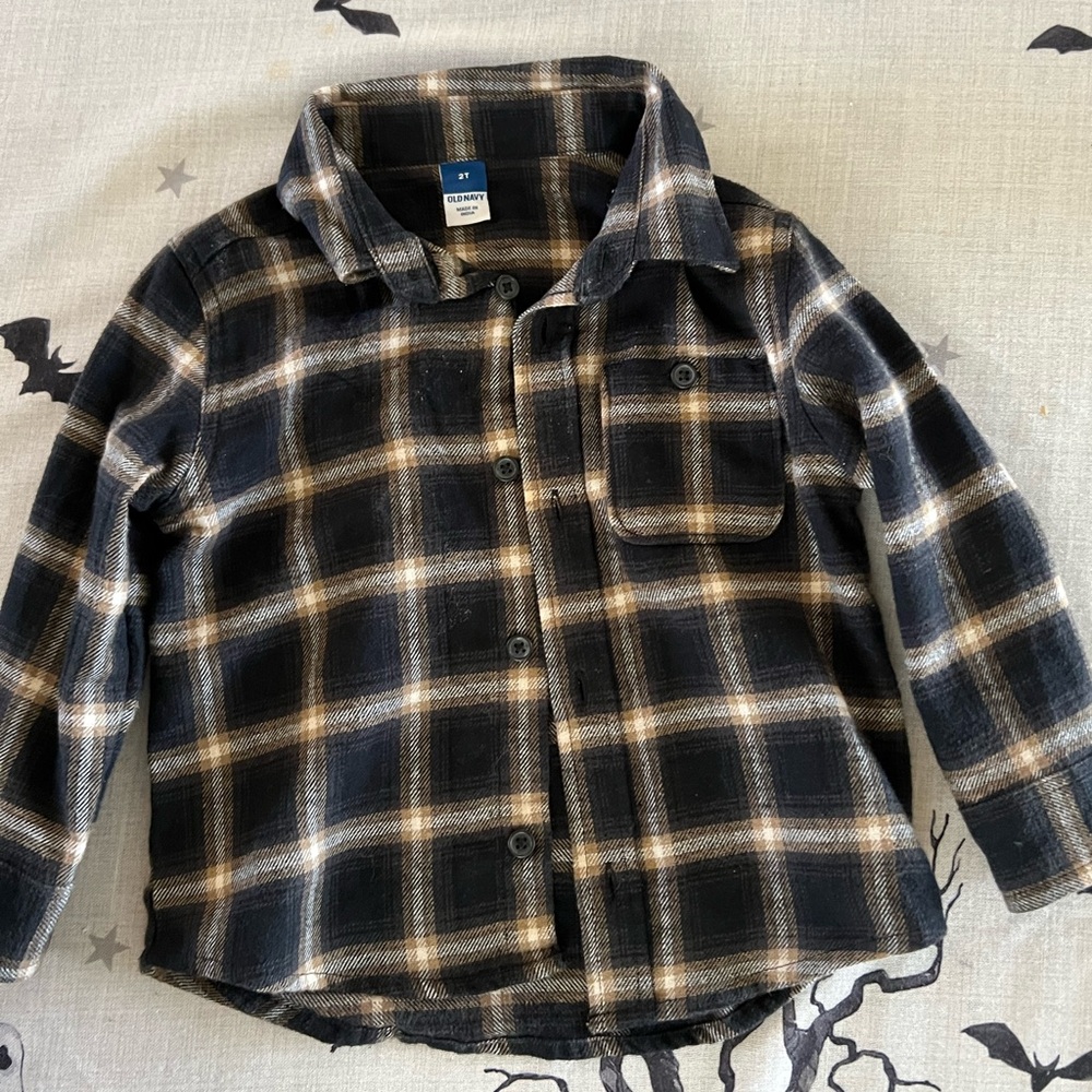 Lots of 3 assorted 2t flannel for boys